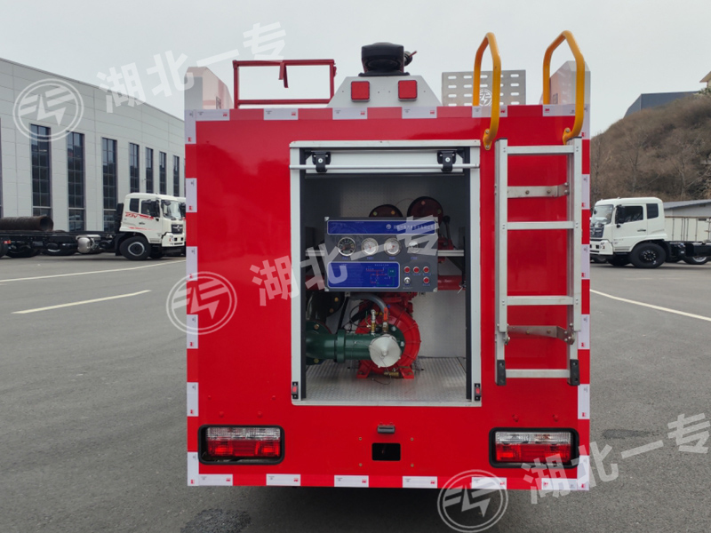 东风途逸水罐消防车