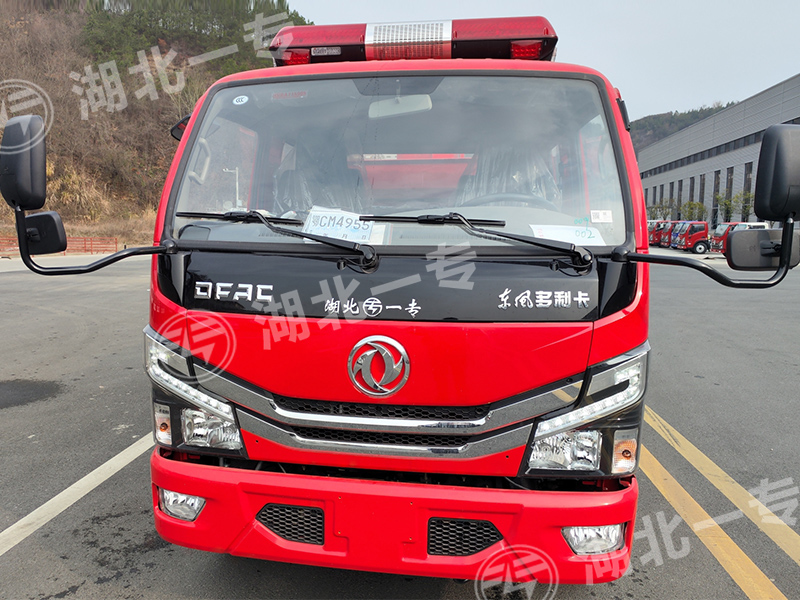 东风多利卡水罐消防车