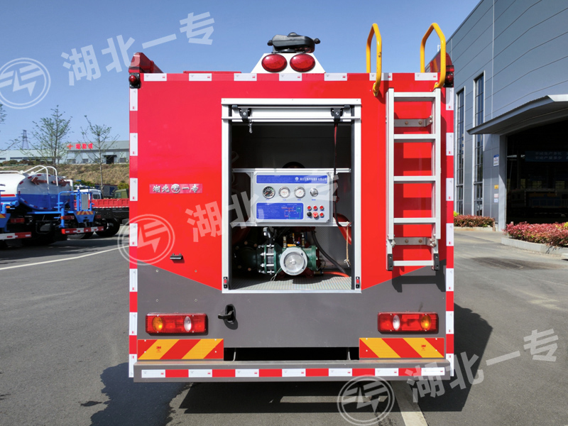 东风新汽水罐消防车