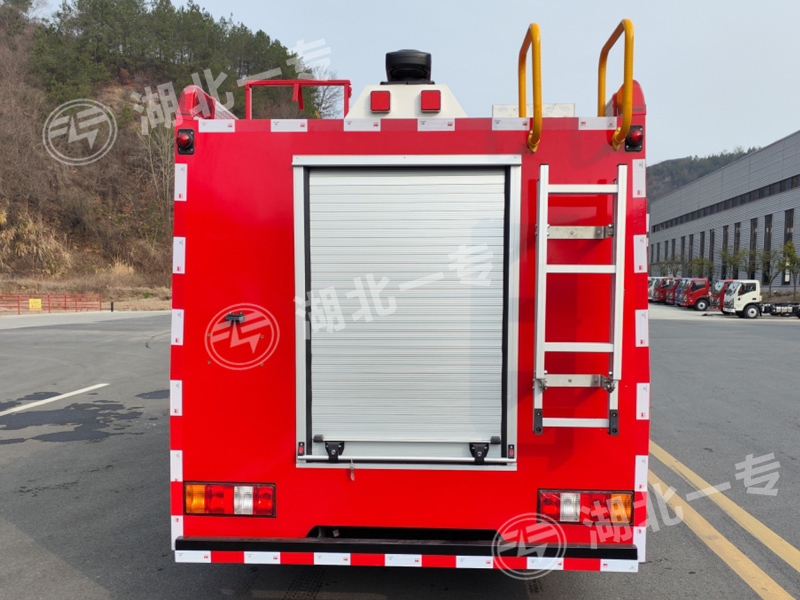江西五十铃水罐消防车
