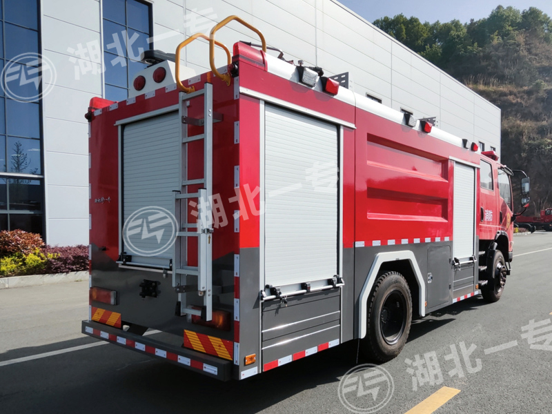 三环水罐消防车