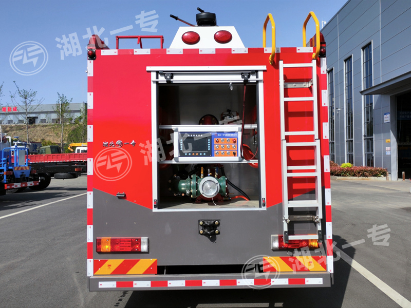 三环水罐消防车