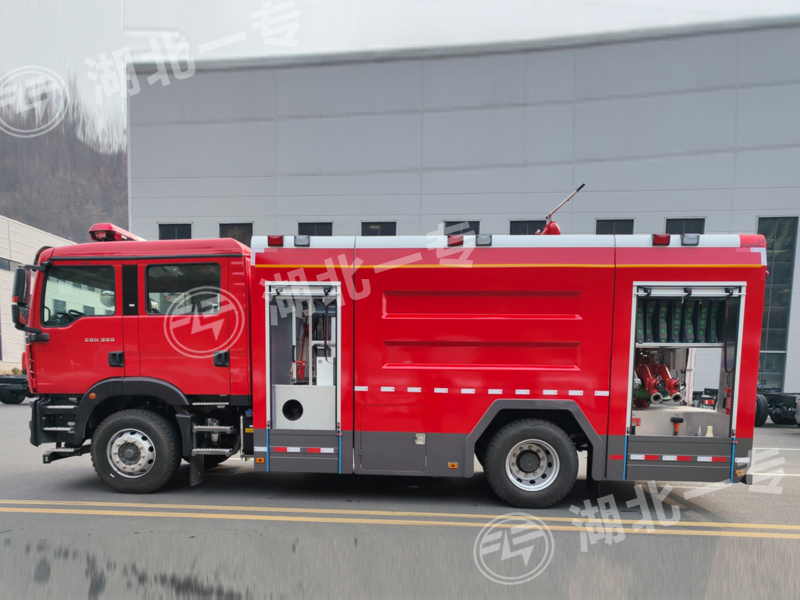 重汽汕德卡泡沫消防车