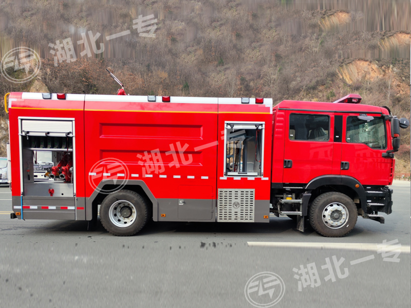 重汽汕德卡泡沫消防车