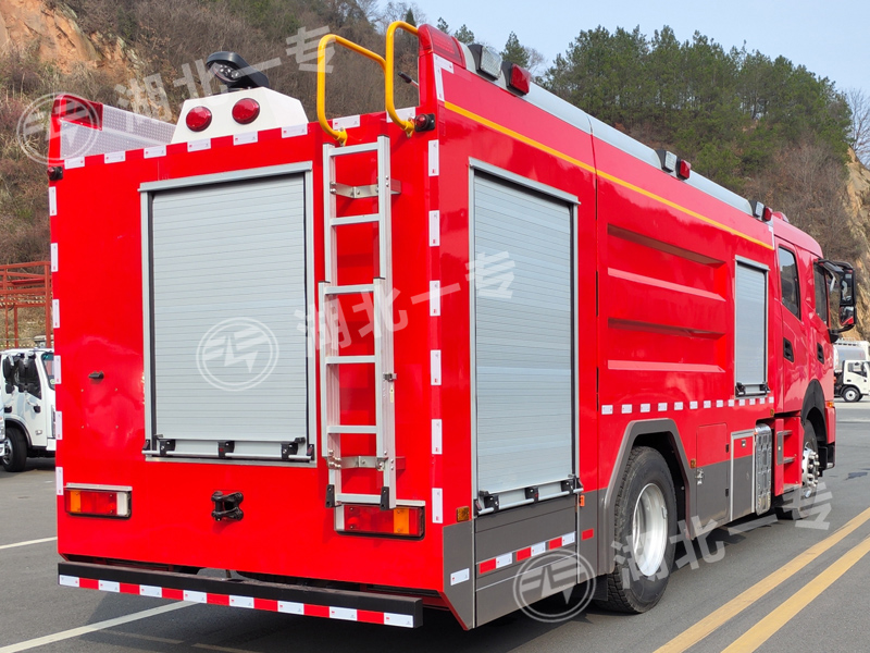 东风天龙泡沫消防车