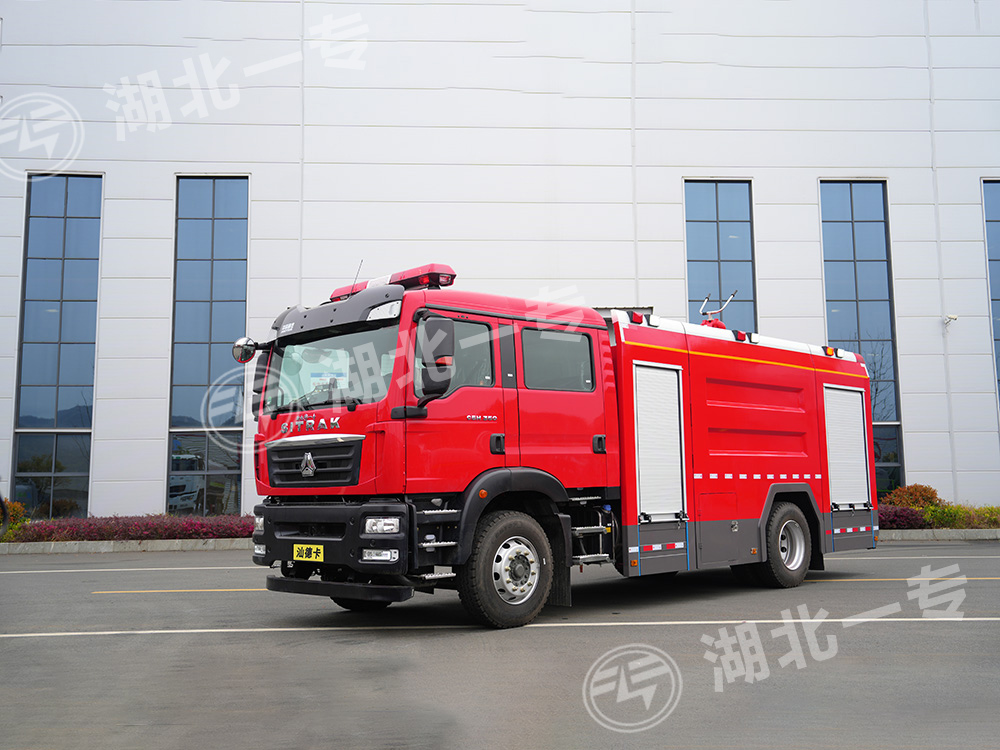 重汽汕德卡泡沫消防车