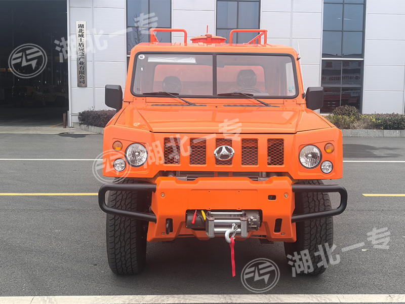 北汽勇士单排四驱洒水车