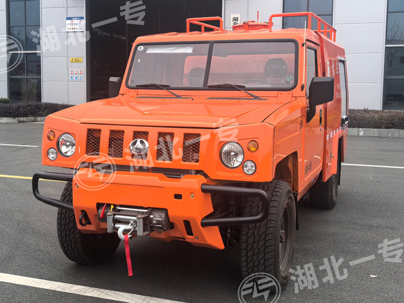 北汽勇士单排四驱洒水车