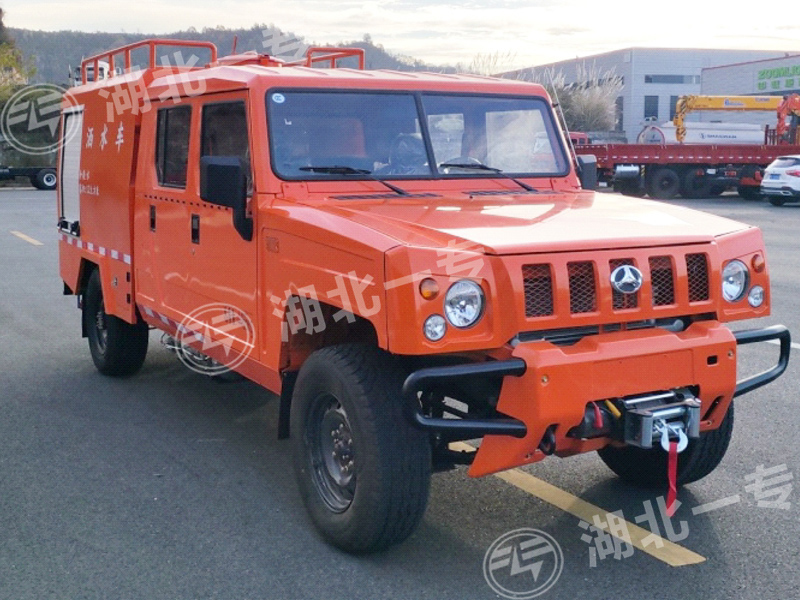 北汽勇士双排洒水车