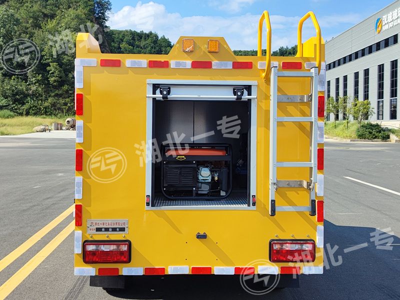 北汽勇士四驱救险车