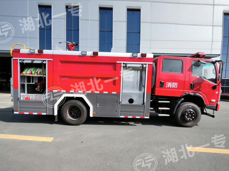 三环水罐消防车